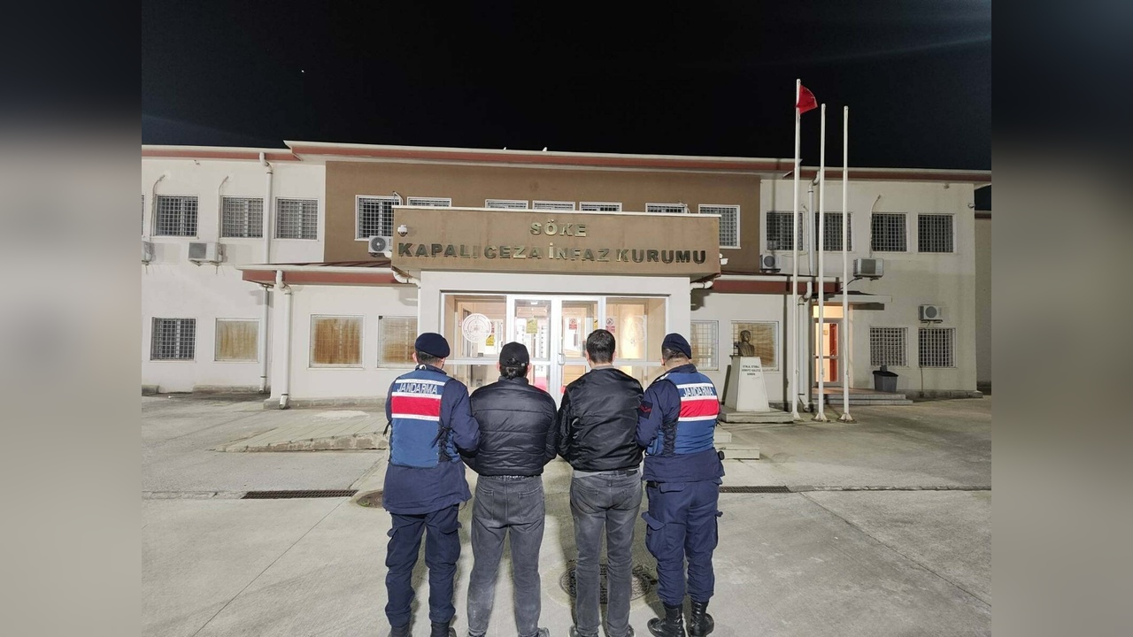 Aydın'da Kaçak Göçmen Operasyonu: 30 Göçmen ve 2 Organizator Ele Geçirildi