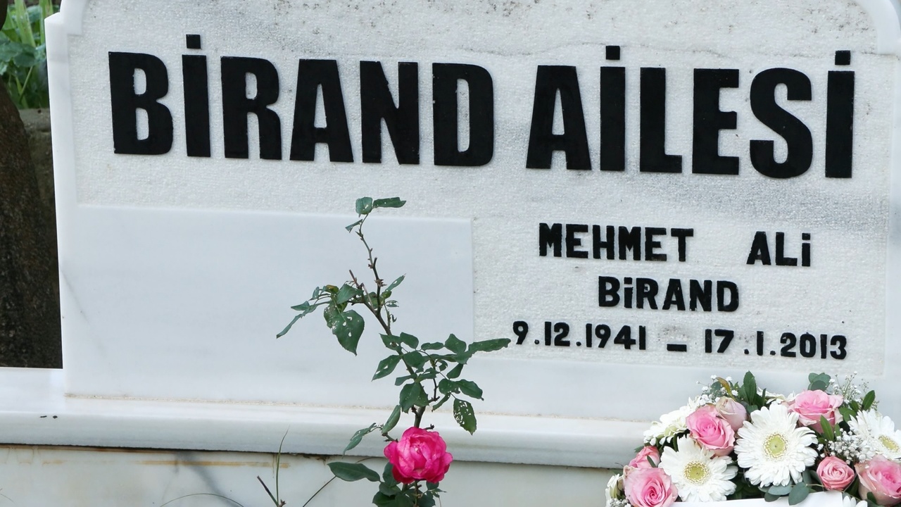 Mehmet Ali Birand, Mezarı Başında Anıldı