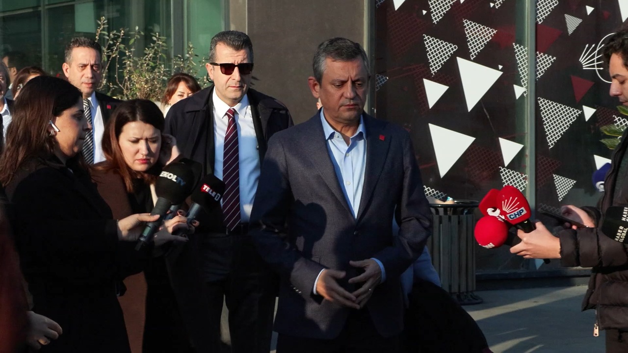 Özgür Özel'den Olağanüstü Süreç Yönetimi Vurgusu