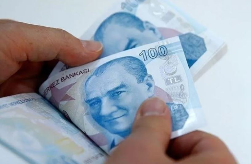 Emekli maaşları hesaplara yatmaya başladı