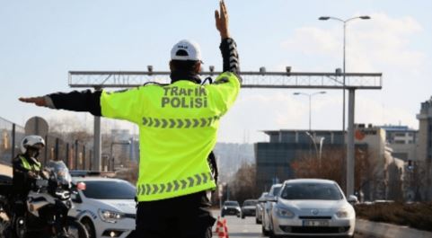 Trafikte bunu yapmayın. Büyük para cezası var