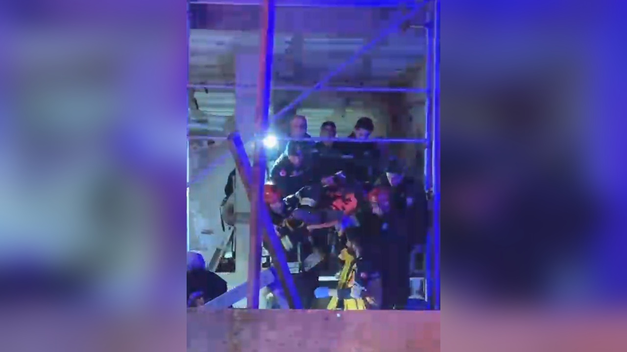 İnşaatta Yardım İçin Giden Kişi Asansör Boşluğuna Düşerek Yaralandı