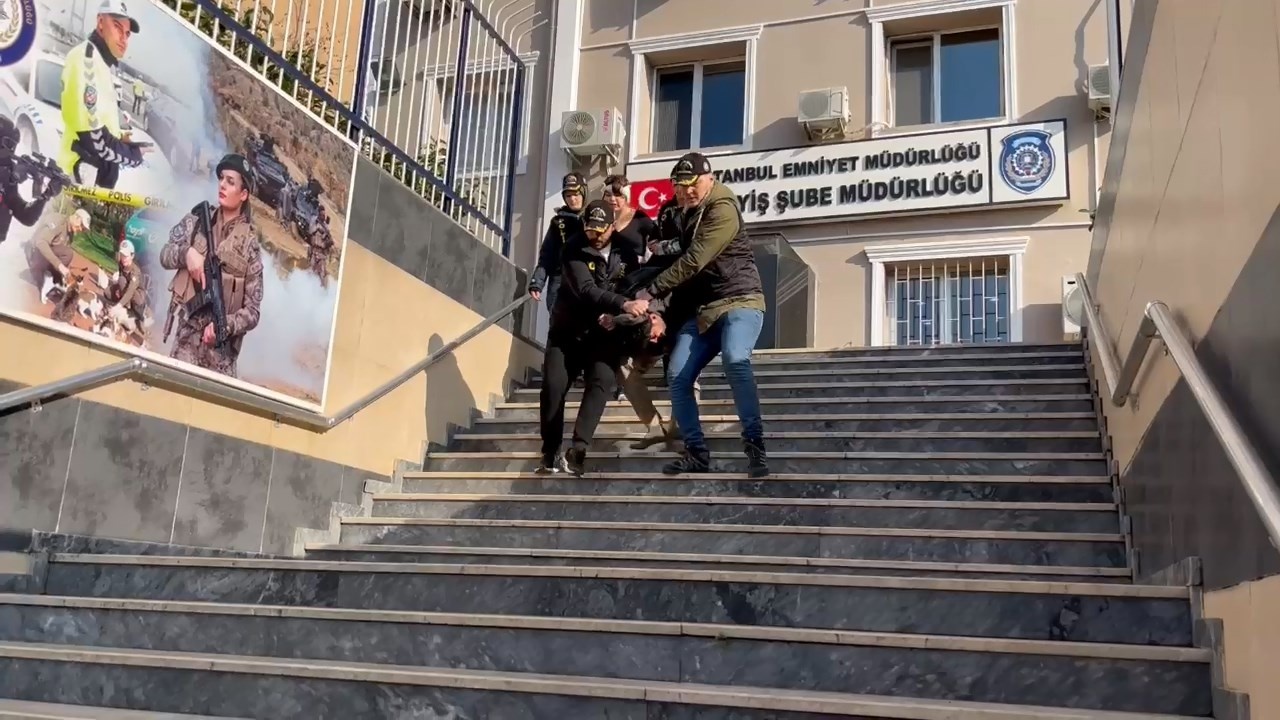Müstehcen Yayın Yapan Kadın Tutuklandı, Eşi Serbest Bırakıldı