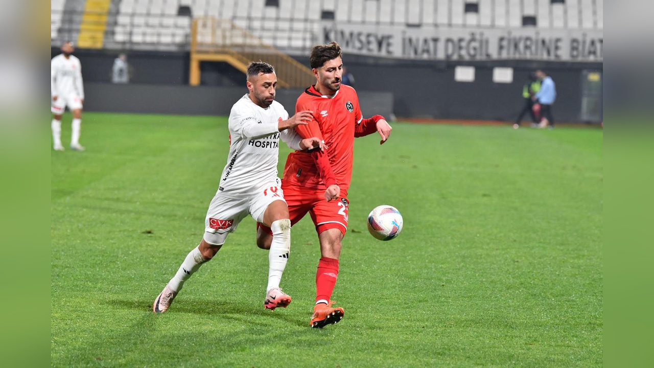 Manisa FK, Kaybettiği Puanları Telafi Etmek İçin Mücadele Ediyor