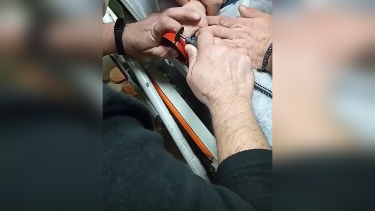 İtfaiye Ekipleri, 5 Yaşındaki Çocuğun Parmağını Zil Çanından Kurtardı