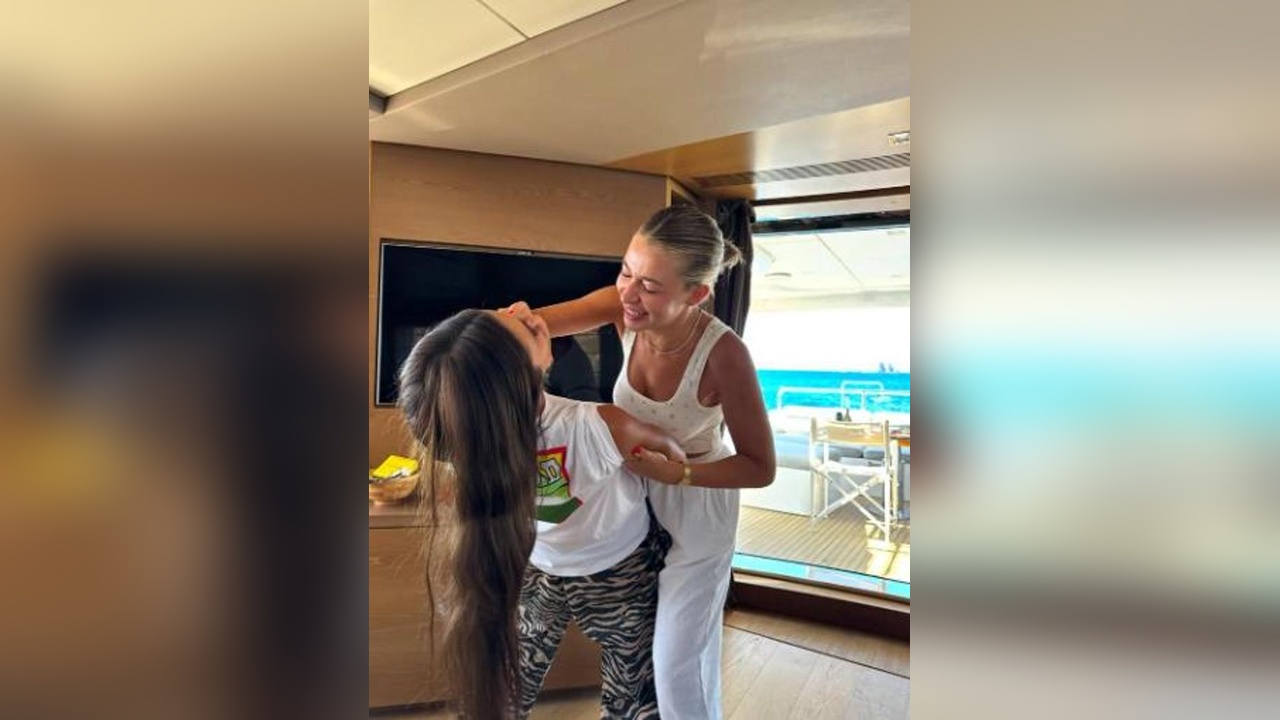 Hande Erçel, Ablası Gamze'nin Doğum Gününü Coşkuyla Kutladı