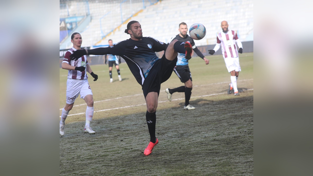 Erzurumspor, Bandırmaspor'u 2-0 Geçti
