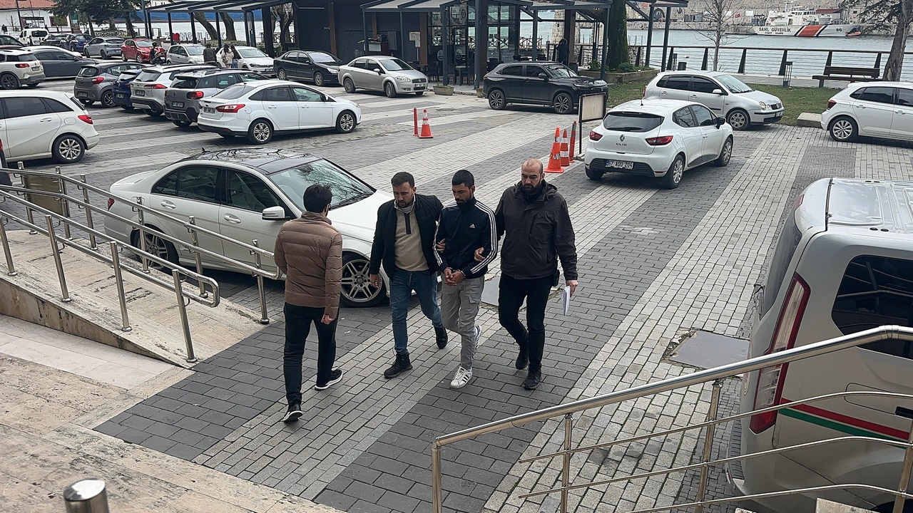 Ehliyetsiz ve Alkollü Sürücü Tutuklandı: Kaza Anında Başka Birini Suçladı