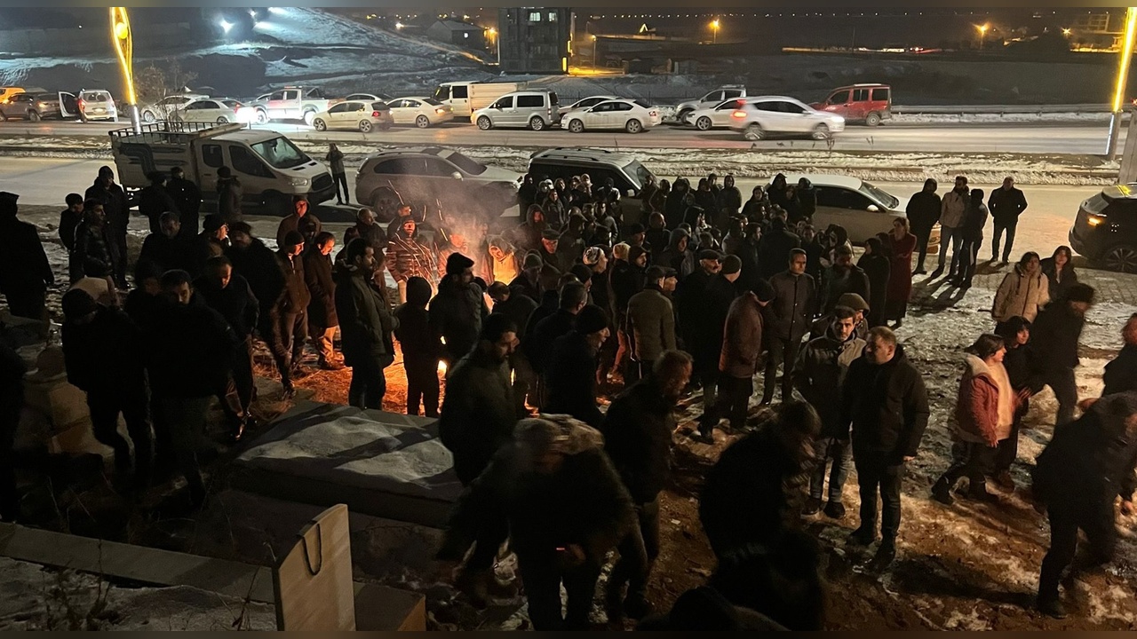 Sokak Köpekleri Tarafından Saldırıya Uğrayan Genç Kız Hayatını Kaybetti