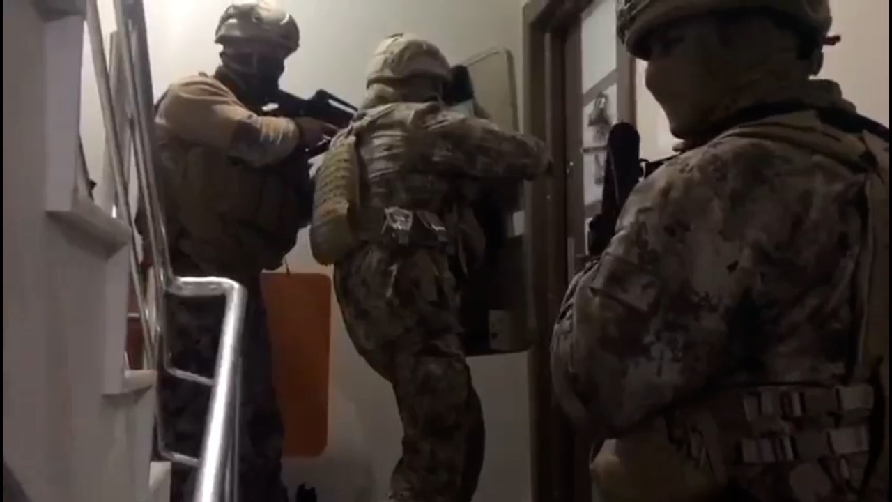 Balıkesir'de Dolandırıcılık Operasyonu: 13 Kişi Tutuklandı