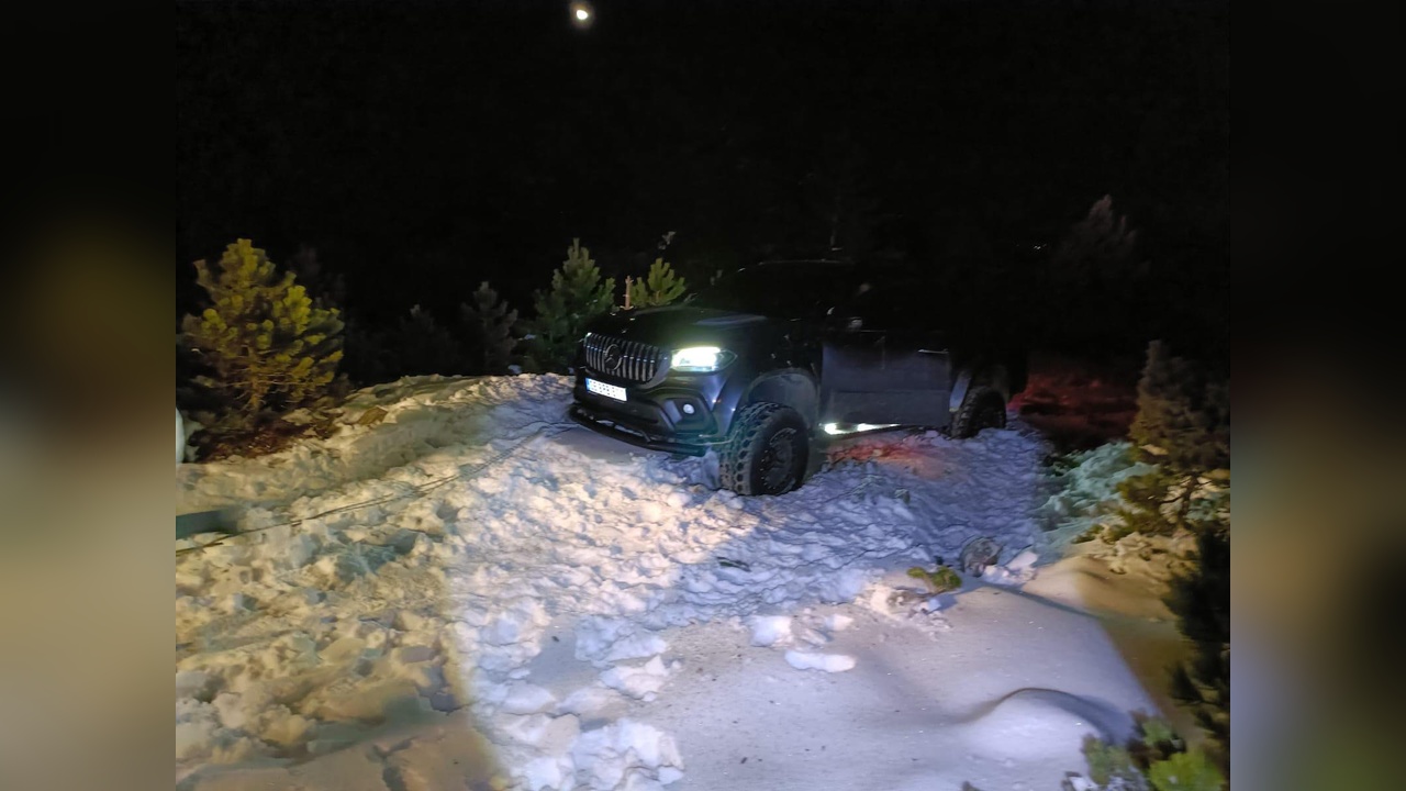 Kazdağı Milli Parkı'nda Pikapla Mahsur Kalanlar Kurtarıldı