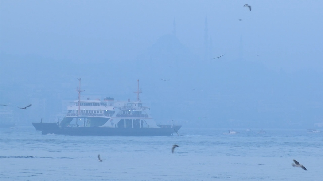 İstanbul'da Görüş Mesafesi Düşük, Sis Etkisini Sürdürüyor