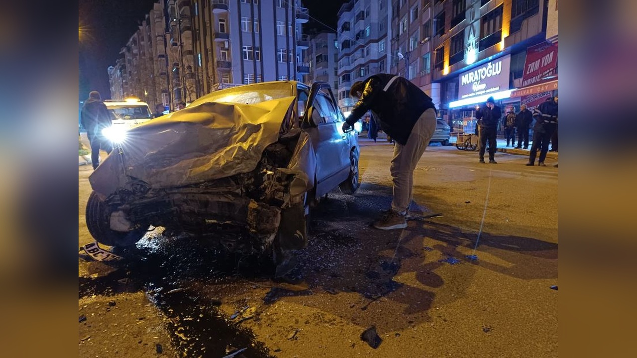 Samsun'da Trafik Kazası: Üç Kişi Yaralandı