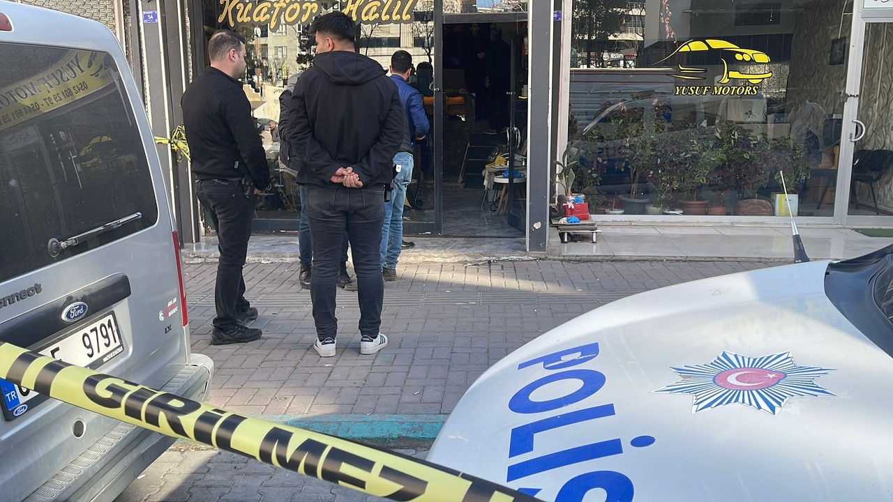 Berberde Tıraş Olurken Silahlı Saldırı: Bir Kişi Hayatını Kaybetti