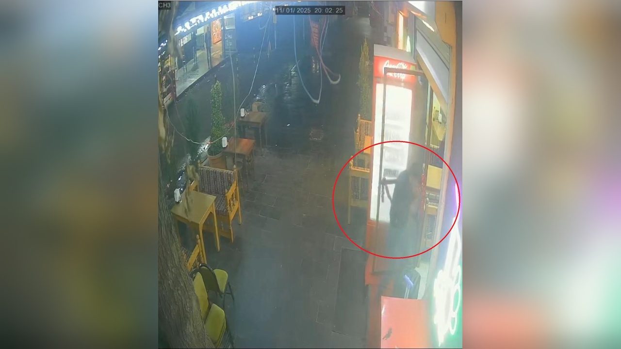 Başından Sıyıran Mermi, İçecek Dolabına Saplandı