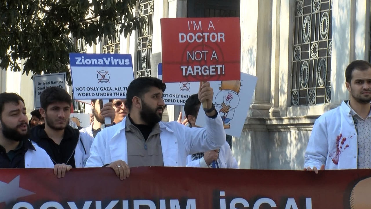 Fatih'te Sağlık Çalışanlarından Gazze İçin Destek Toplantısı