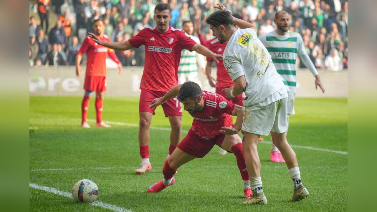 Bursaspor ve Düzcespor Beraberlikte Karşılaştı
