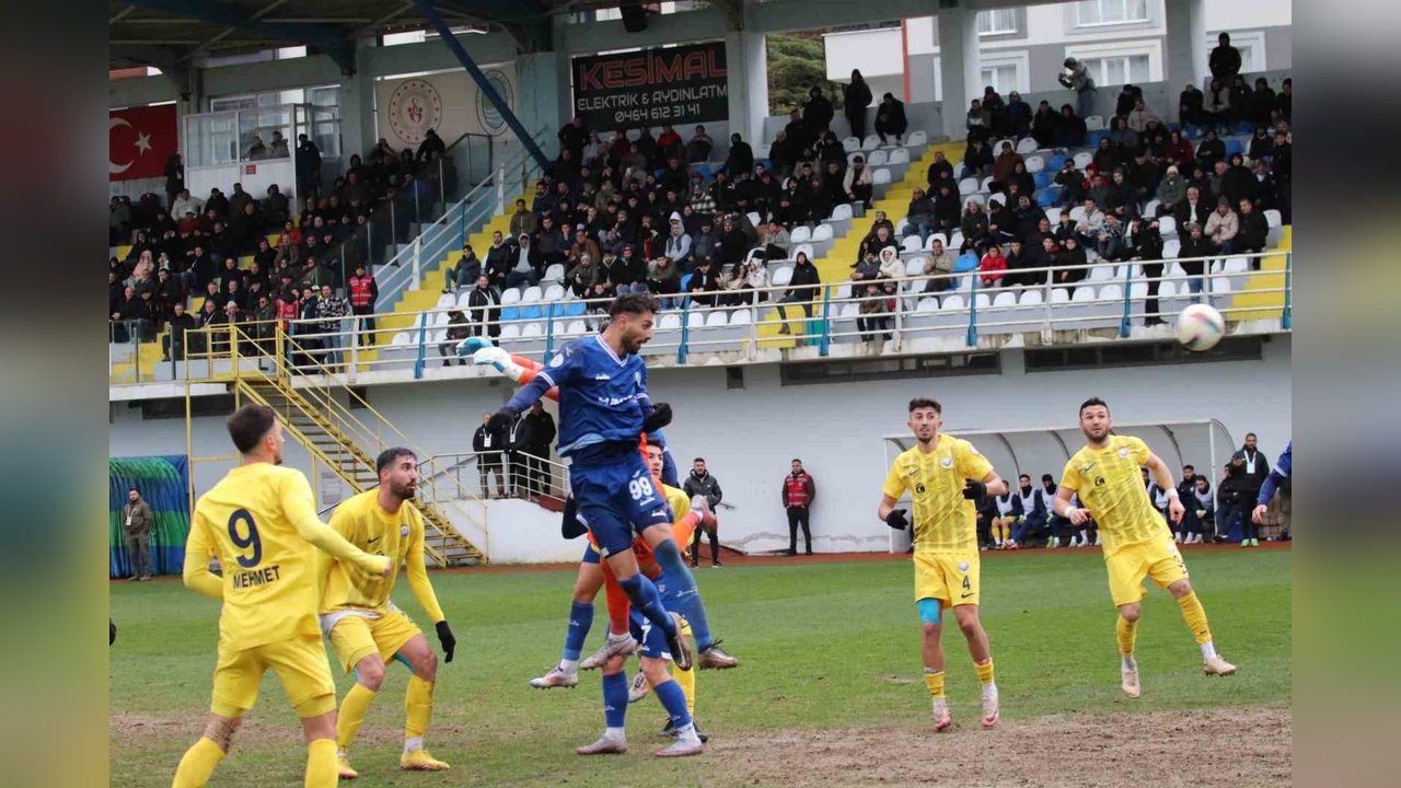 Küçükçekmece Sinop SK, Pazarspor'u Mağlup Etti