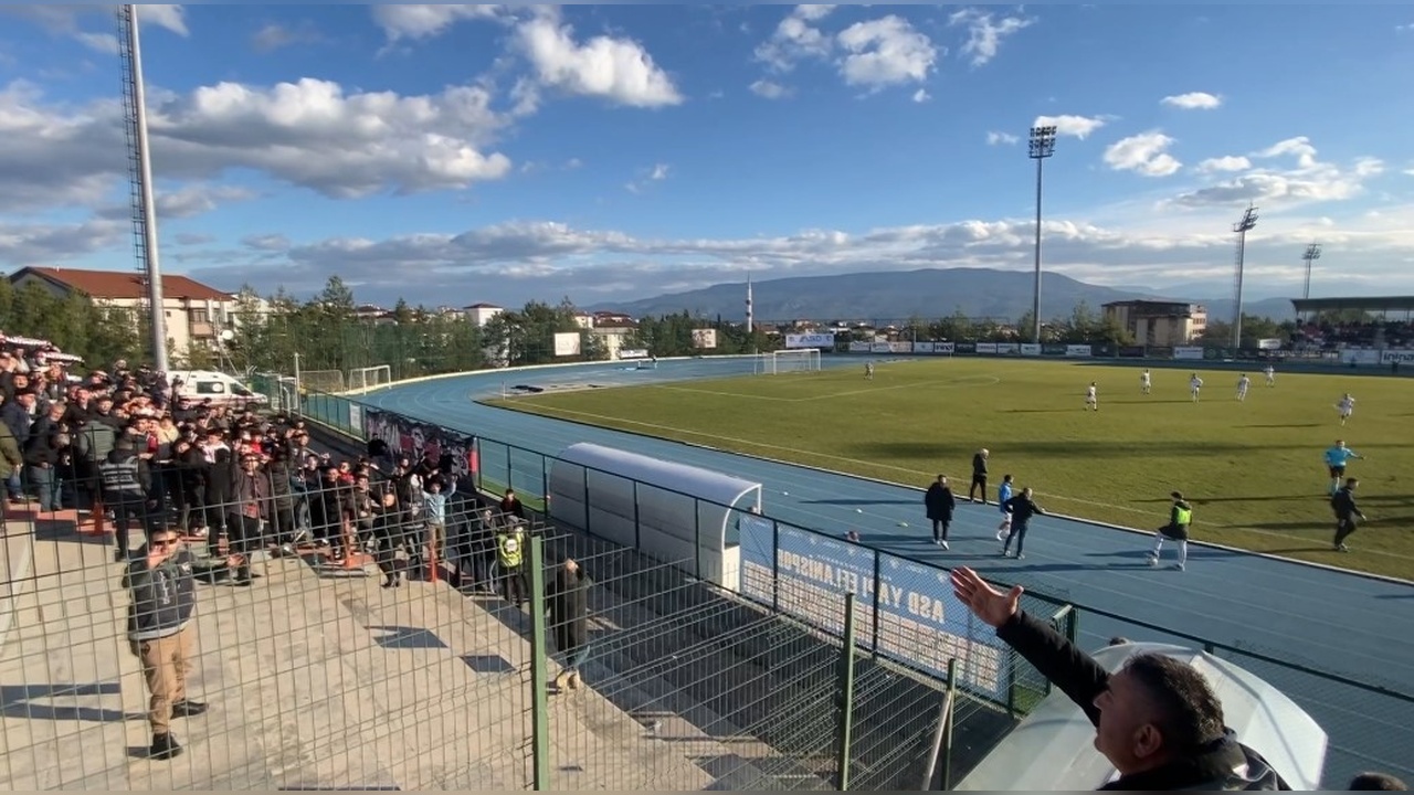 Karabük'te Amatör Lig Maçında Tribün Kavgası