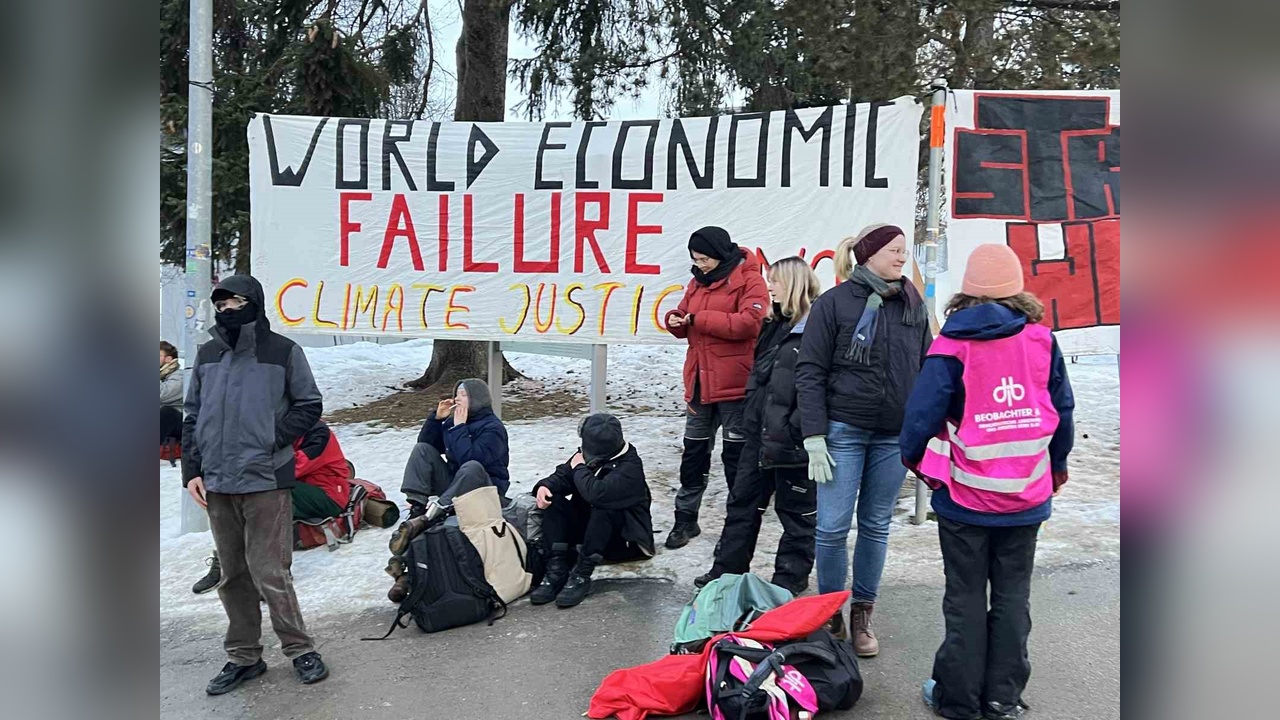 Davos'ta Dünya Ekonomik Forumu'na Yönelik Protestolar Gerçekleşti