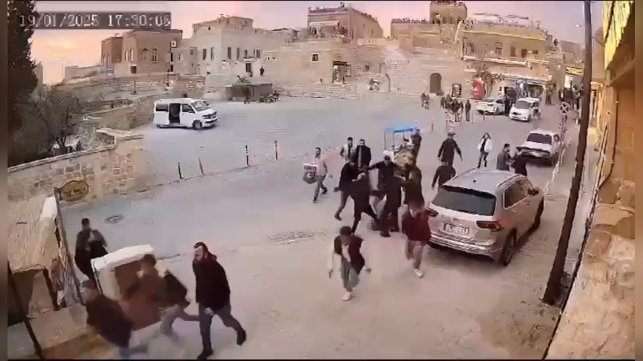 Mardin'de Bıçaklı Kavga: İki Esnaf Yaralandı