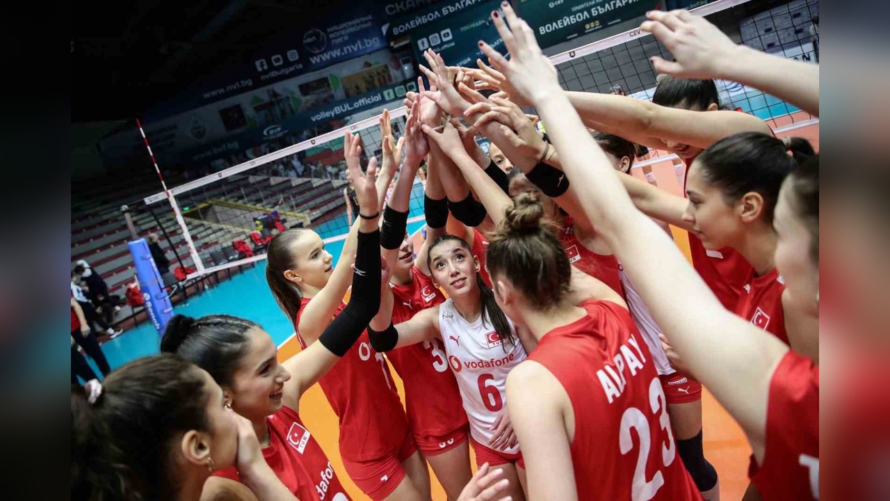 U16 Kız Voleybol Milli Takımı Avrupa Şampiyonası'nda Sahne Alıyor