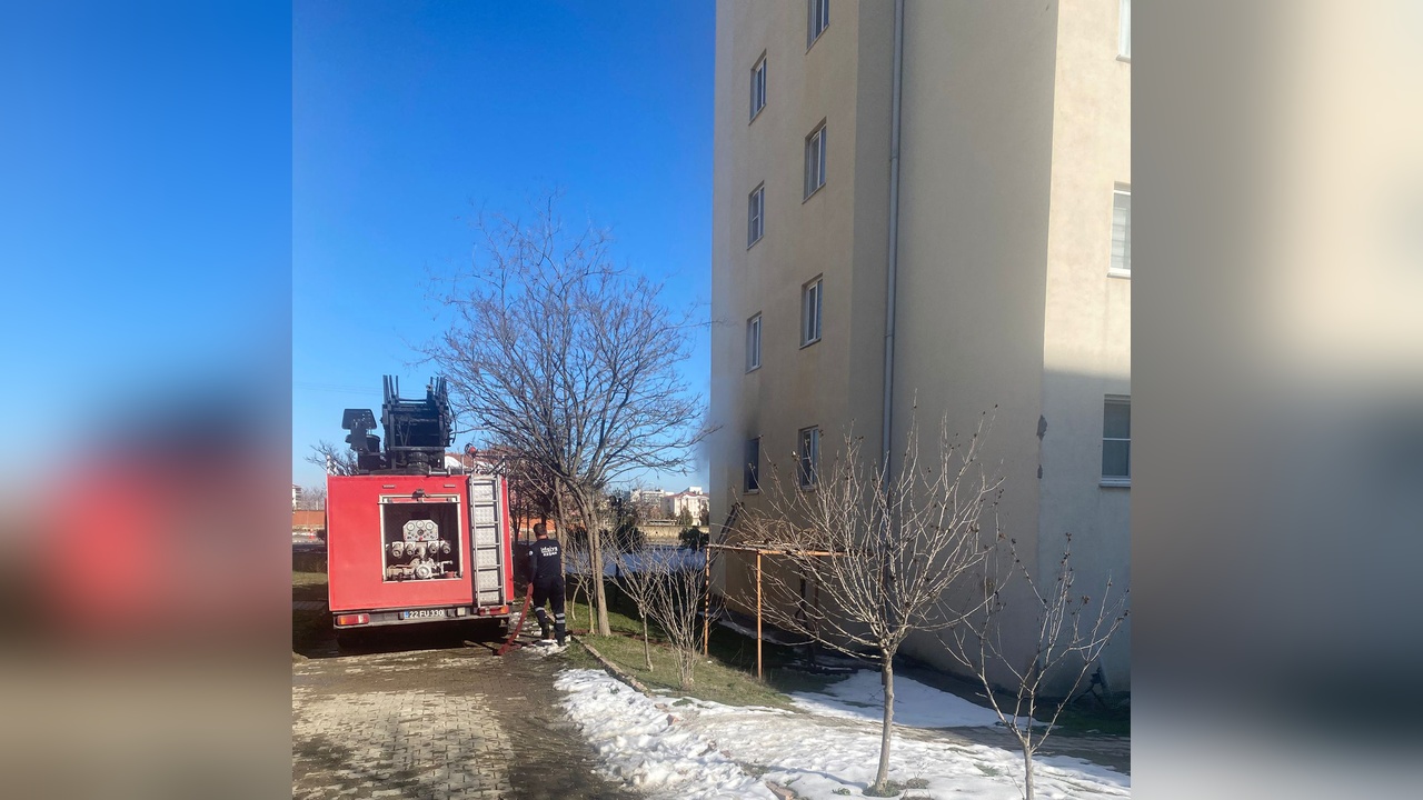Elektrikli Isıtıcının Devrilmesi Yangına Neden Oldu