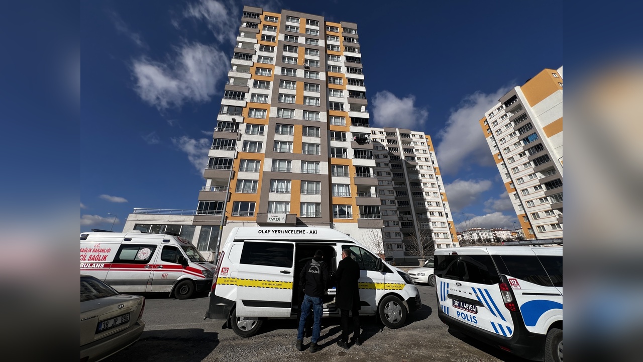 Kayseri'de Trajik Olay: 7 Yaşındaki Çocuk Vuruldu, Baba Kendini Kilitledi