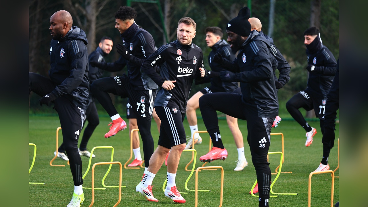 Ole Gunnar Solskjaer Beşiktaş'ta İlk Antrenmanını Gerçekleştirdi