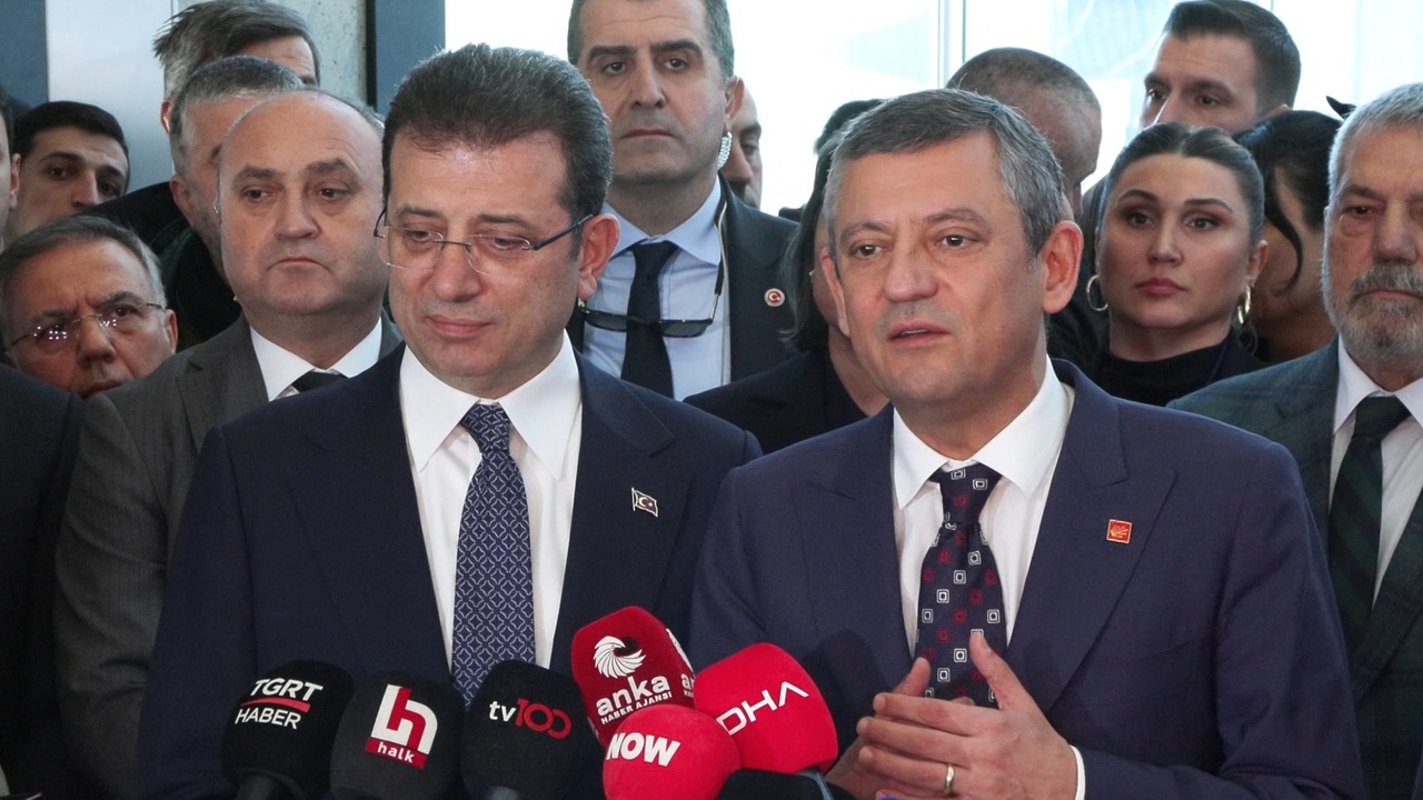 Özgür Özel'den Hukuk Vurgusu: Gereken Yapılacak