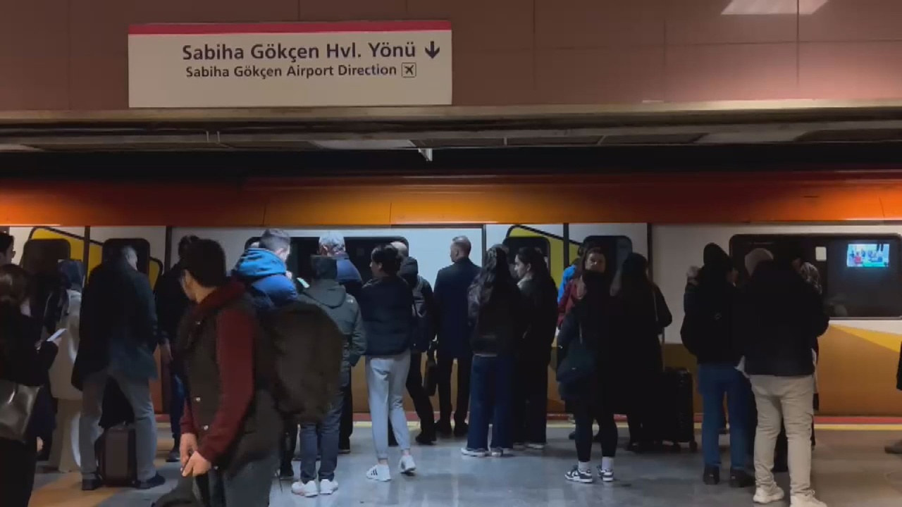 Kadıköy-Sabiha Gökçen Metro Hattında Elektrik Kesintisi Yaşandı