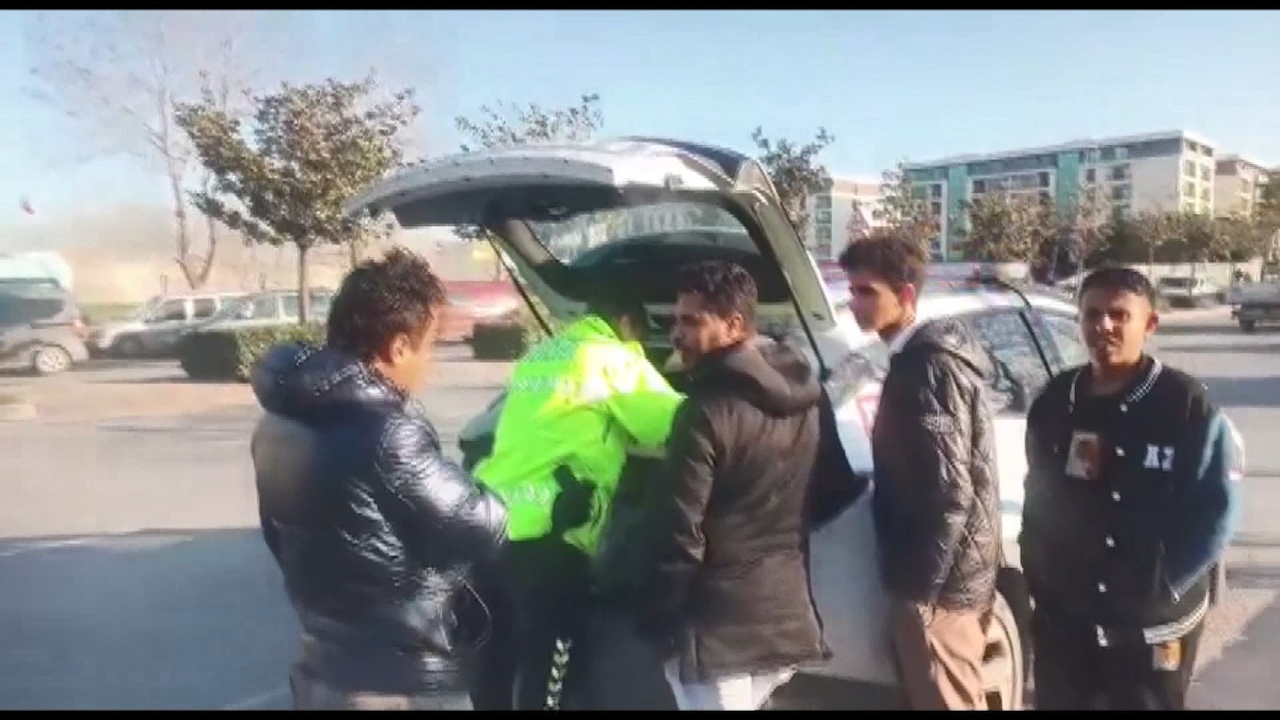 Esenyurt'ta Konsolosluk Aracı İETT Otobüsüne Çarptı