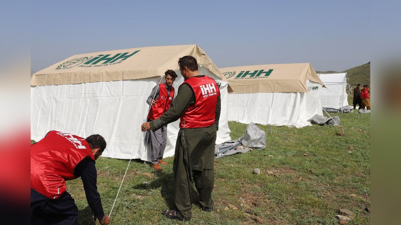 İHH, 2024'te Afganistan'a On Binlerce Kişiye Yardım Gönderdi