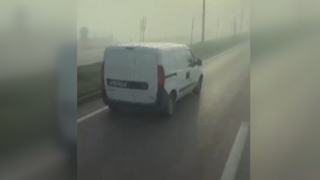 Kaza Yerine Giden İtfaiye Aracına Yol Vermeyen Sürücü Kameralara Yansıdı