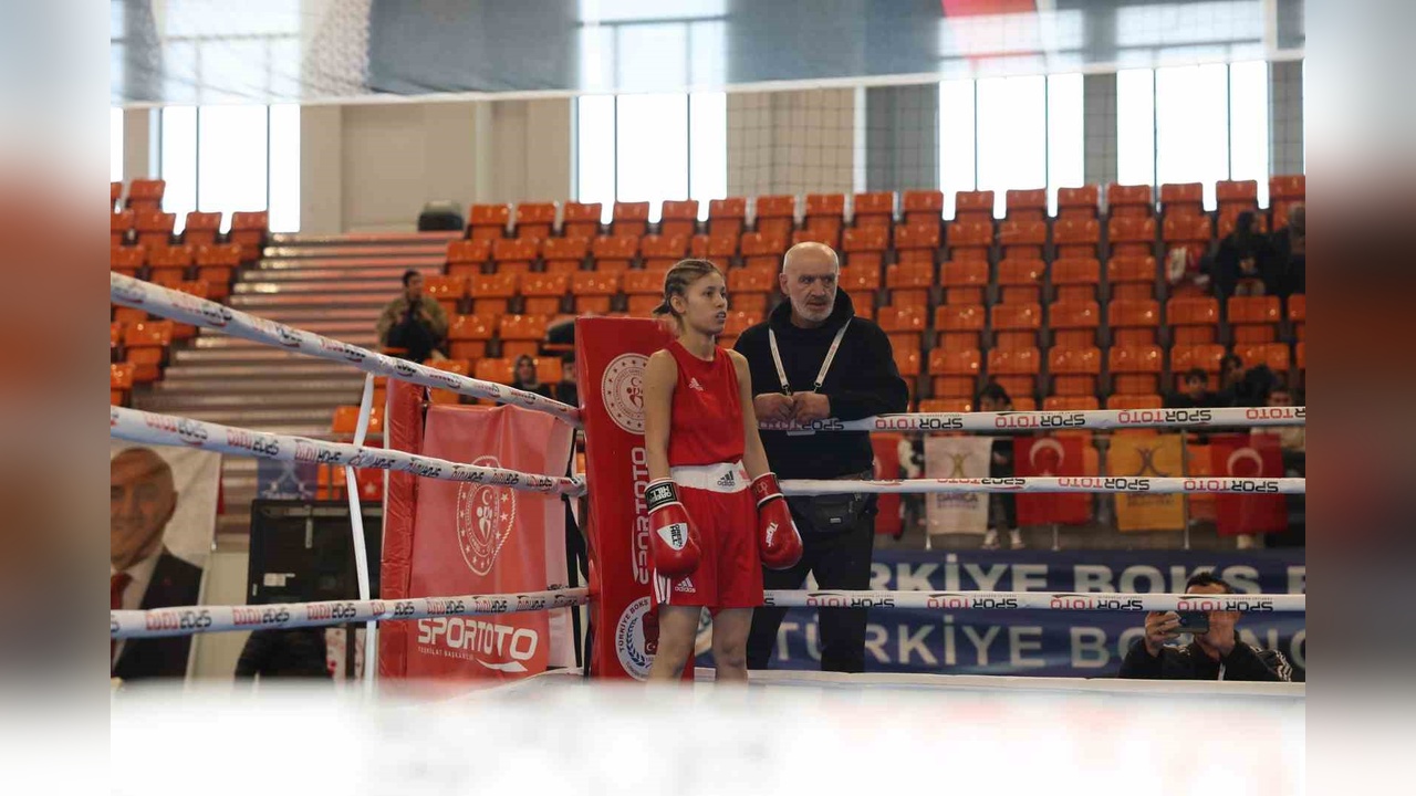 Türkiye'de Büyük Kadınlar Boks Şampiyonası Heyecanı Başladı