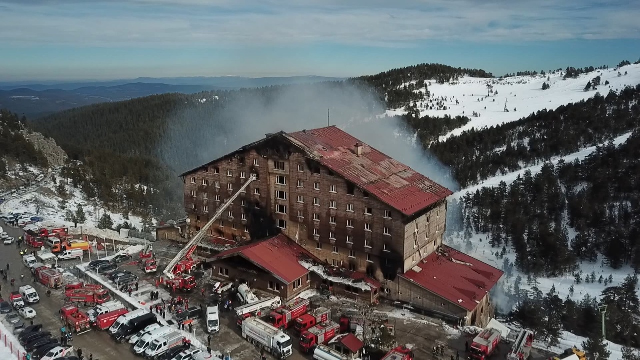 Kartalkaya'daki Otel Yangınında Hayatını Kaybedenler İçin Taziye Mesajları Yağdı