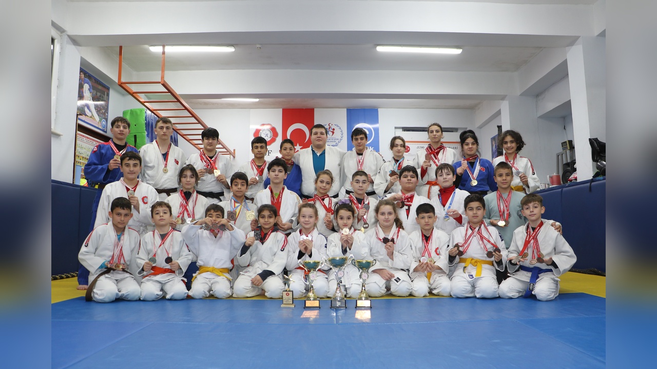 Küçük Salon, Büyük Başarı: 40 Milli Sporcu Yetiştirildi