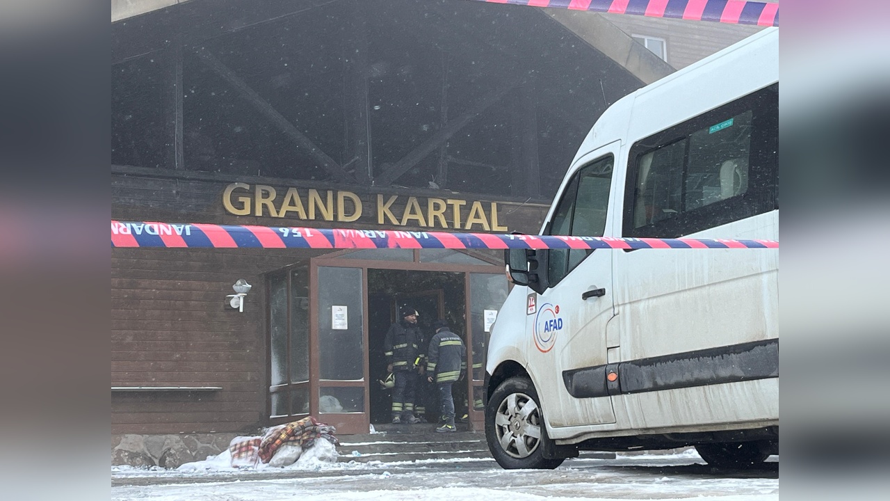 Kartalkaya'daki Otel Faciasında Arama Kurtarma Çalışmaları Devam Ediyor