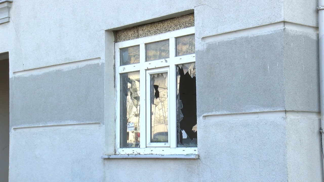 Tuzla'daki Tamamlanmamış İnşaatta Yaşam Mücadelesi