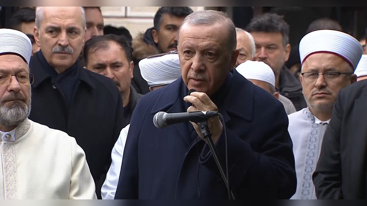 Cumhurbaşkanı Erdoğan, Yangında Hayatını Kaybeden Ailenin Cenaze Törenine Katıldı