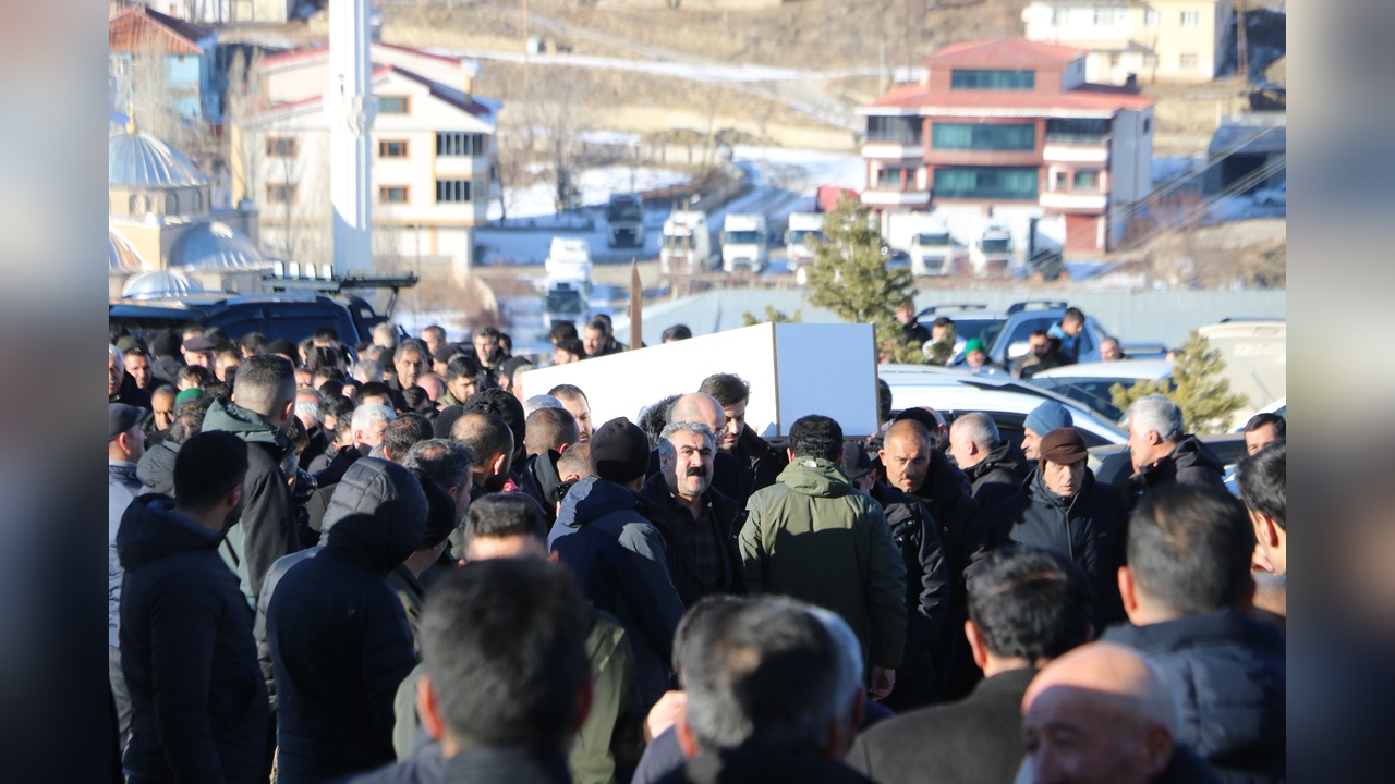 Yüksekova'da Kazara Vurulan Genç Toprağa Verildi