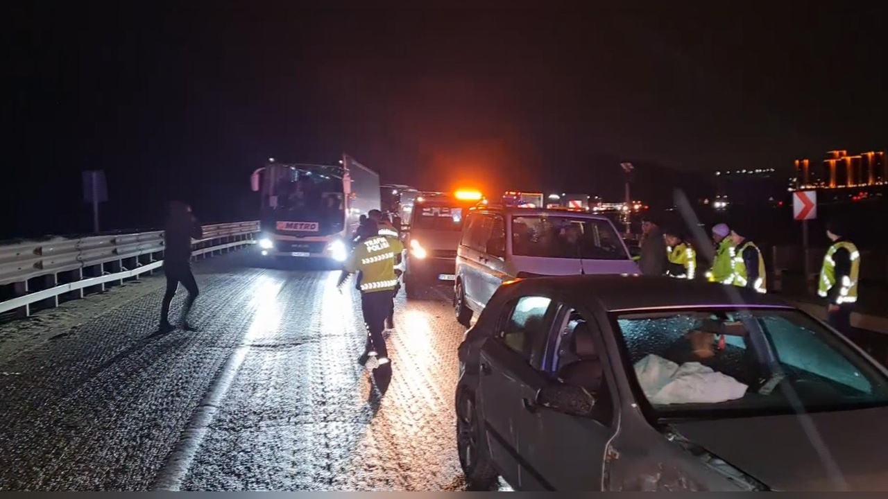 Sağlıkçılara Otomobil Çarpması Sonucu 10 Yaralı