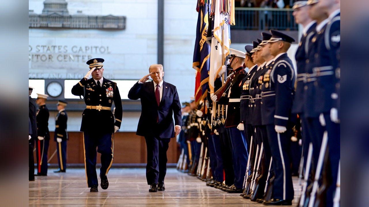 Trump, Husileri Terör Örgütleri Listesine Dahil Etti