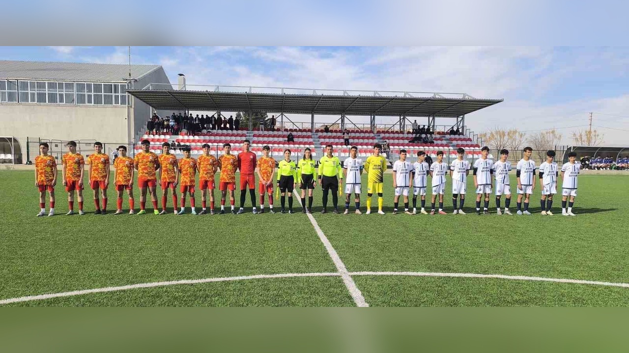 Mardin U16 Ligi'nde Yangın Kurbanları Anıldı