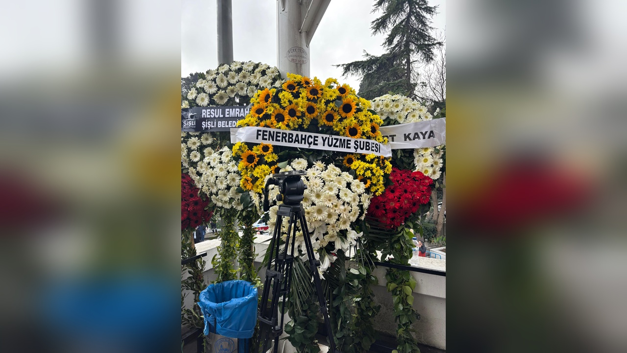 Vedia Nil Apak ve Annesi Ferda Apak, Son Yolculuklarına Uğurlandı
