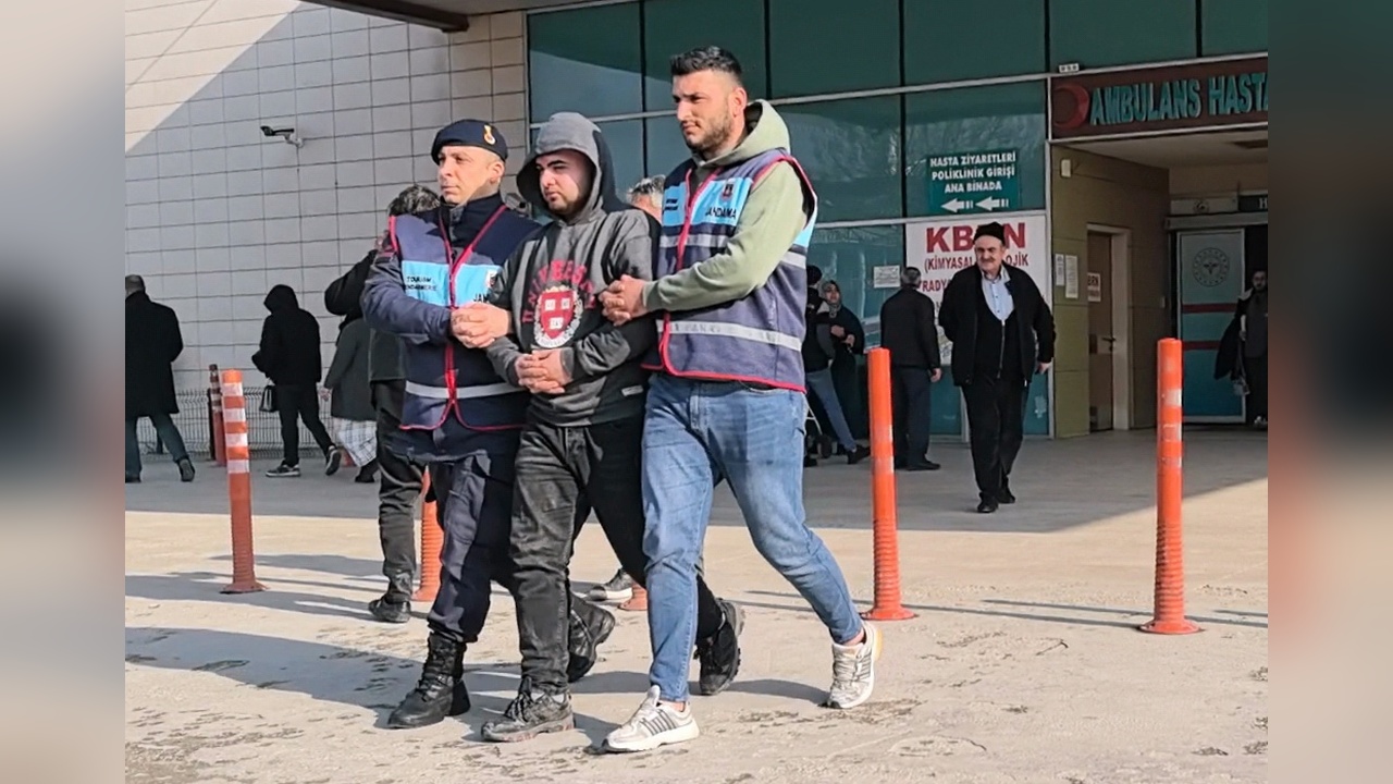 Bıçaklı Kavga Sonrası Arkadaşının Ölümüne Neden Olan Şüpheli Adliyeye Sevk Edildi