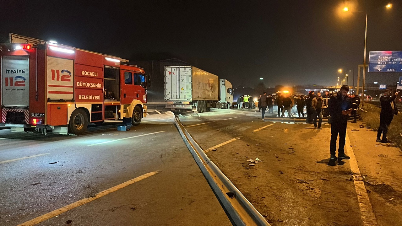 Gebze'de Zincirleme Trafik Kazası: Dört Yaralı