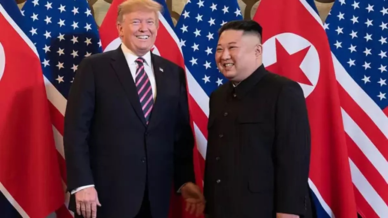 Trump ve Kim'in Görüşmesi Bekleniyor
