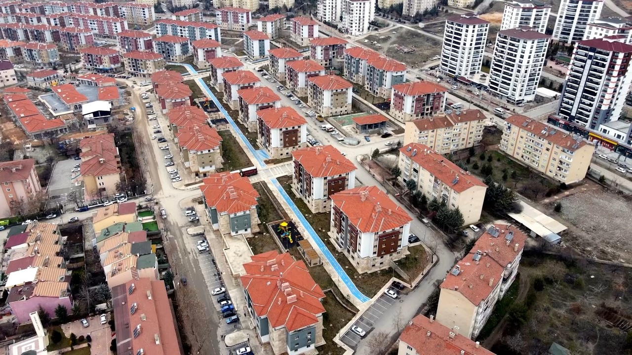 Elazığ'da Depremzedelere 24 Bin Konut Teslim Edildi