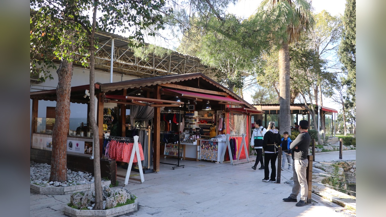 Kleopatra Antik Havuzu Ziyaretçilere Kapatılıyor